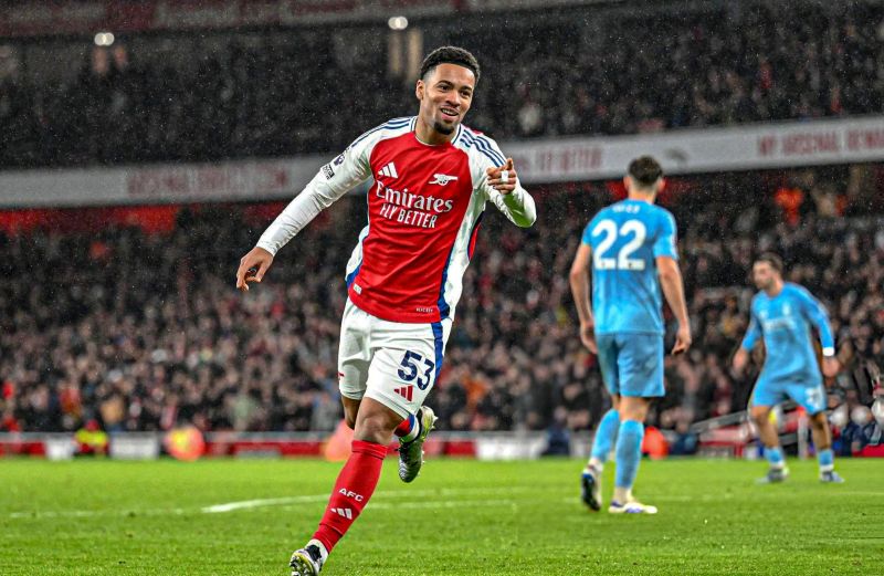 tien-ve-ethan-nwaneri-o-tuoi-15