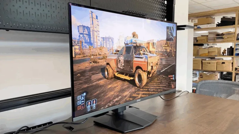 OLED giúp phim ảnh và game có màu đen sâu, chuyển động mượt và hình ảnh giàu chiều sâu hơn.