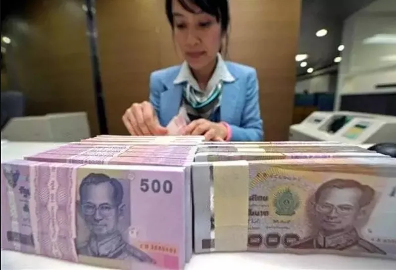 Đổi Baht tại ngân hàng thường an toàn, minh bạch và có chứng từ giao dịch rõ ràng.